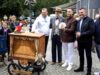Kataryniarz Jan - ze znajomymi z Radomia. Fot. Łukasz Wójcik z UM Radom